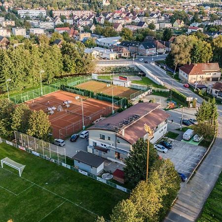 Raketa Residence, Restaurant & Hotel Prievidza Esterno foto