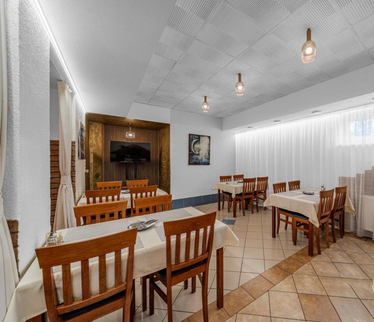 Raketa Residence, Restaurant & Hotel Prievidza Esterno foto