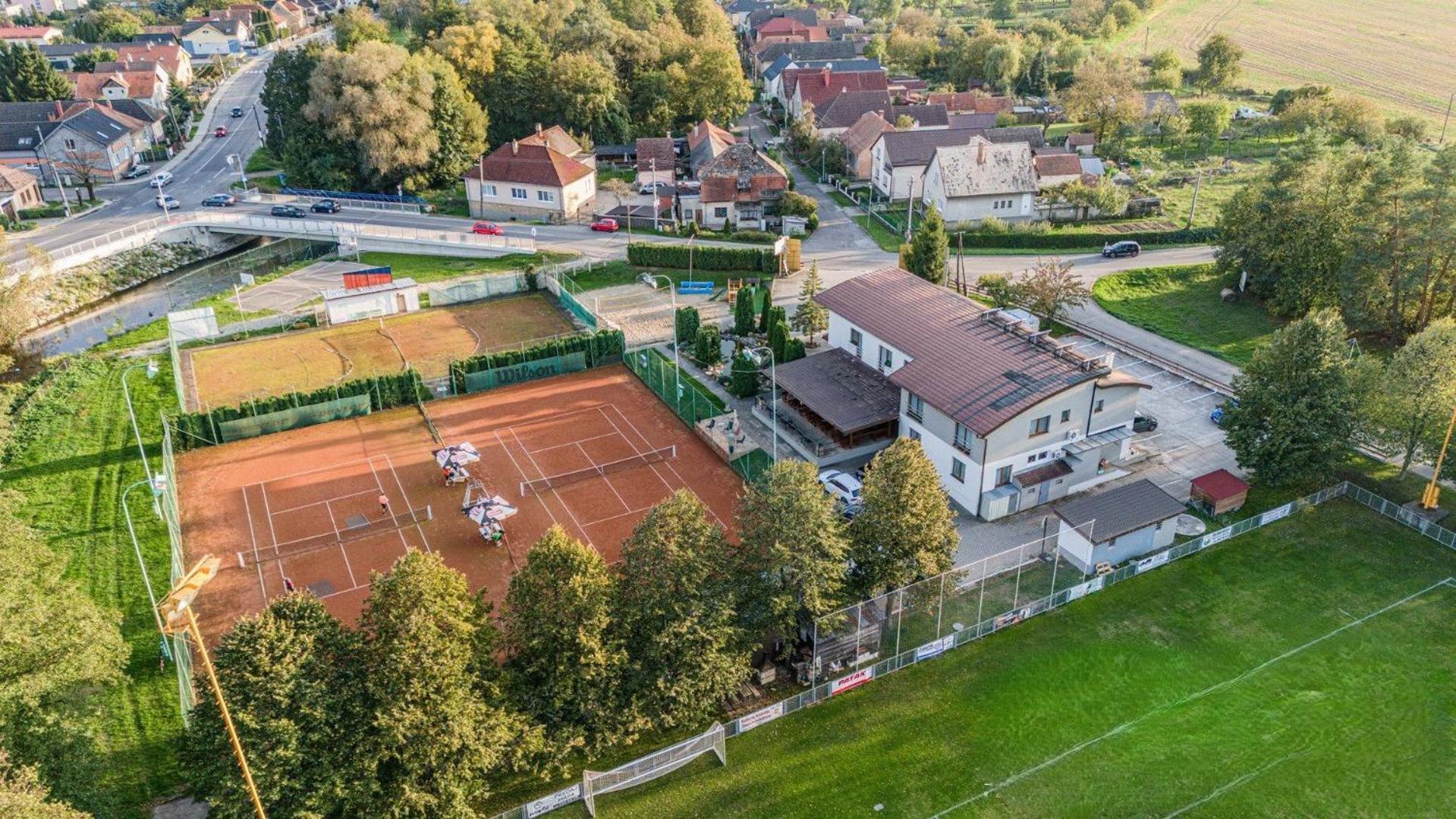 Raketa Residence, Restaurant & Hotel Prievidza Esterno foto